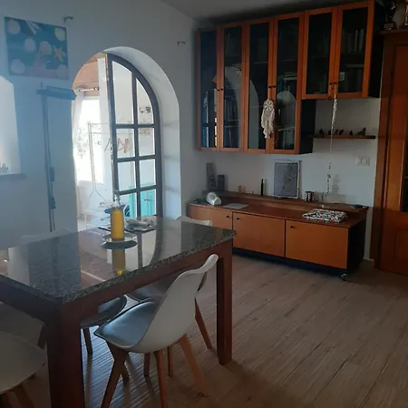 Elisa Di Tres Montes, Vista Mare E Tramonti *