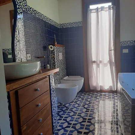 Elisa Di Tres Montes, Vista Mare E Tramonti *